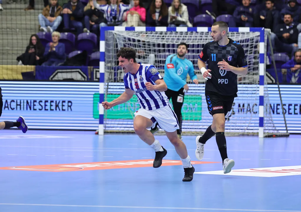 Porto beat Zagreb for second win of the season