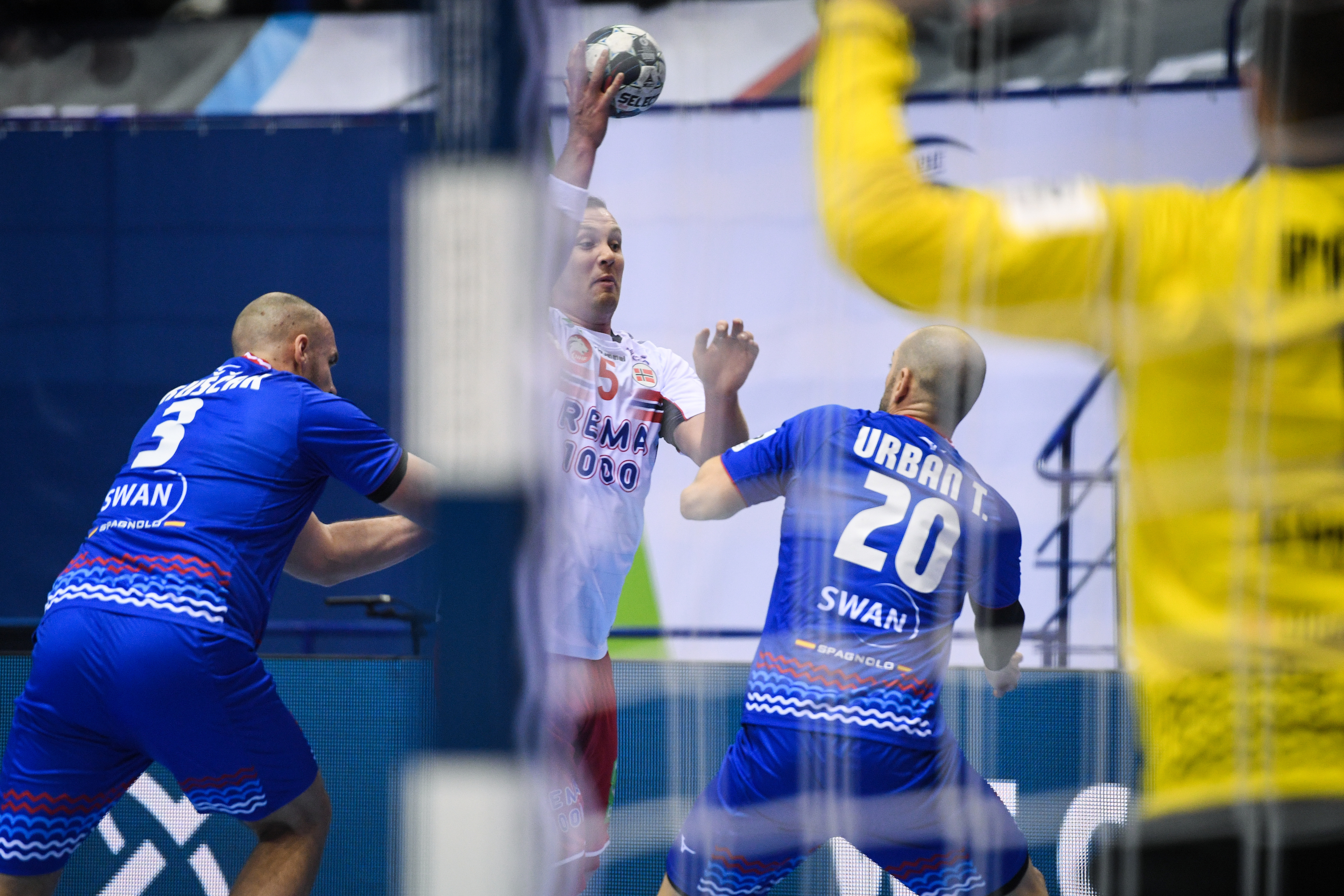 Norway survive first half scare to beat hosts Slovakia