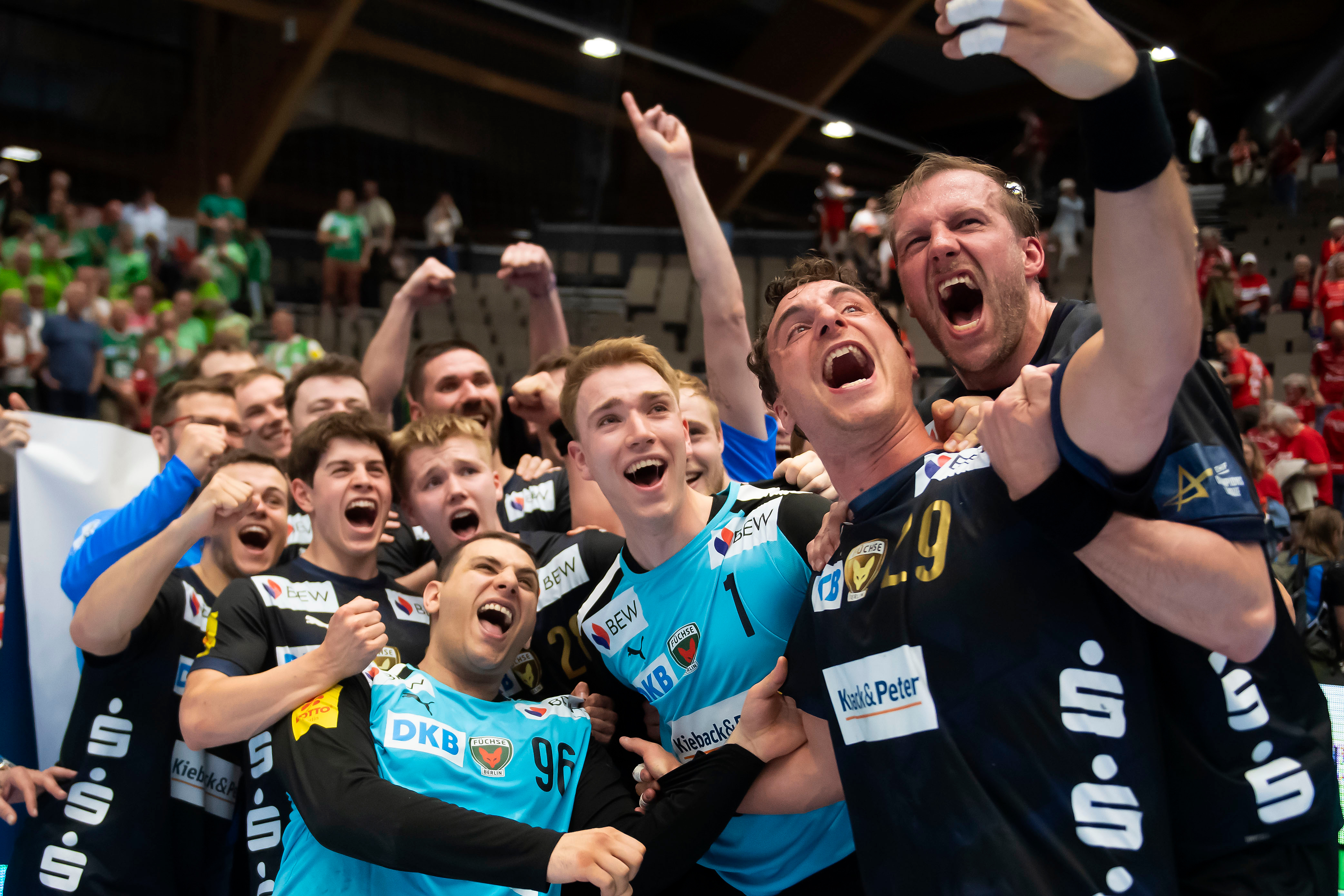 Füchse Berlin easily book ticket to Cologne