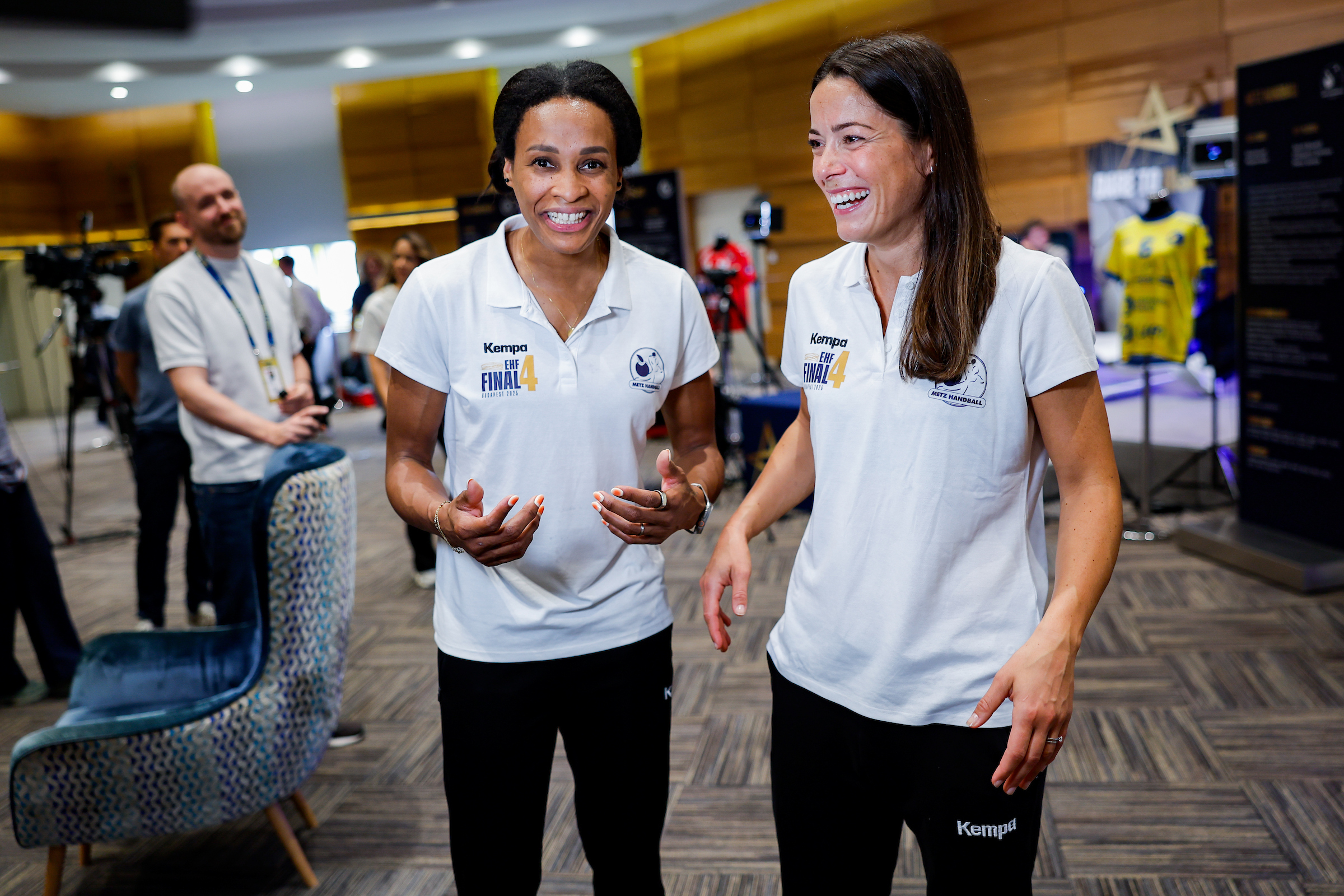 Allison Pineau and Cléopatre Darleux have their last shot at glory