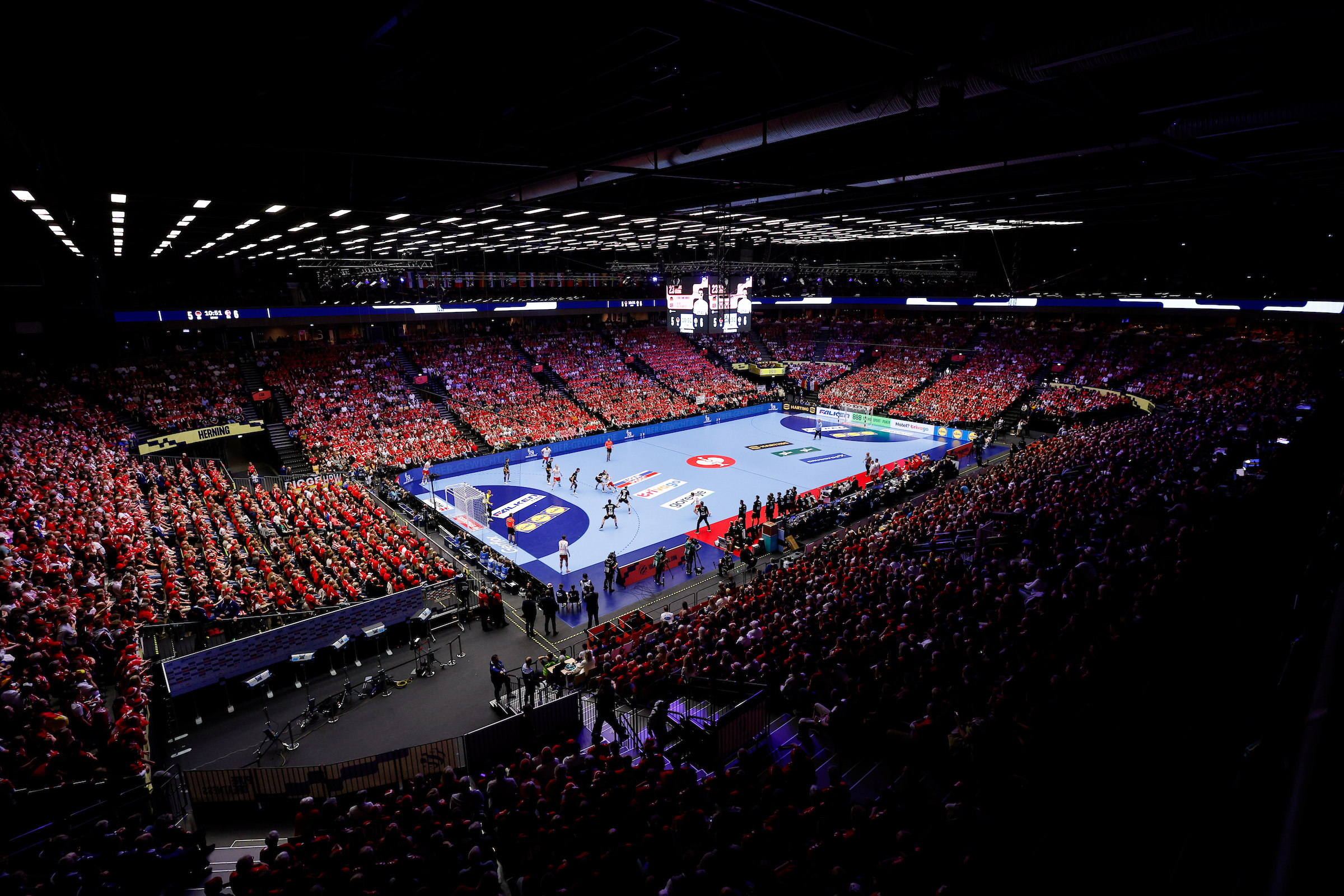 Live blog: Three semi-final tickets still up for grabs on Wednesday