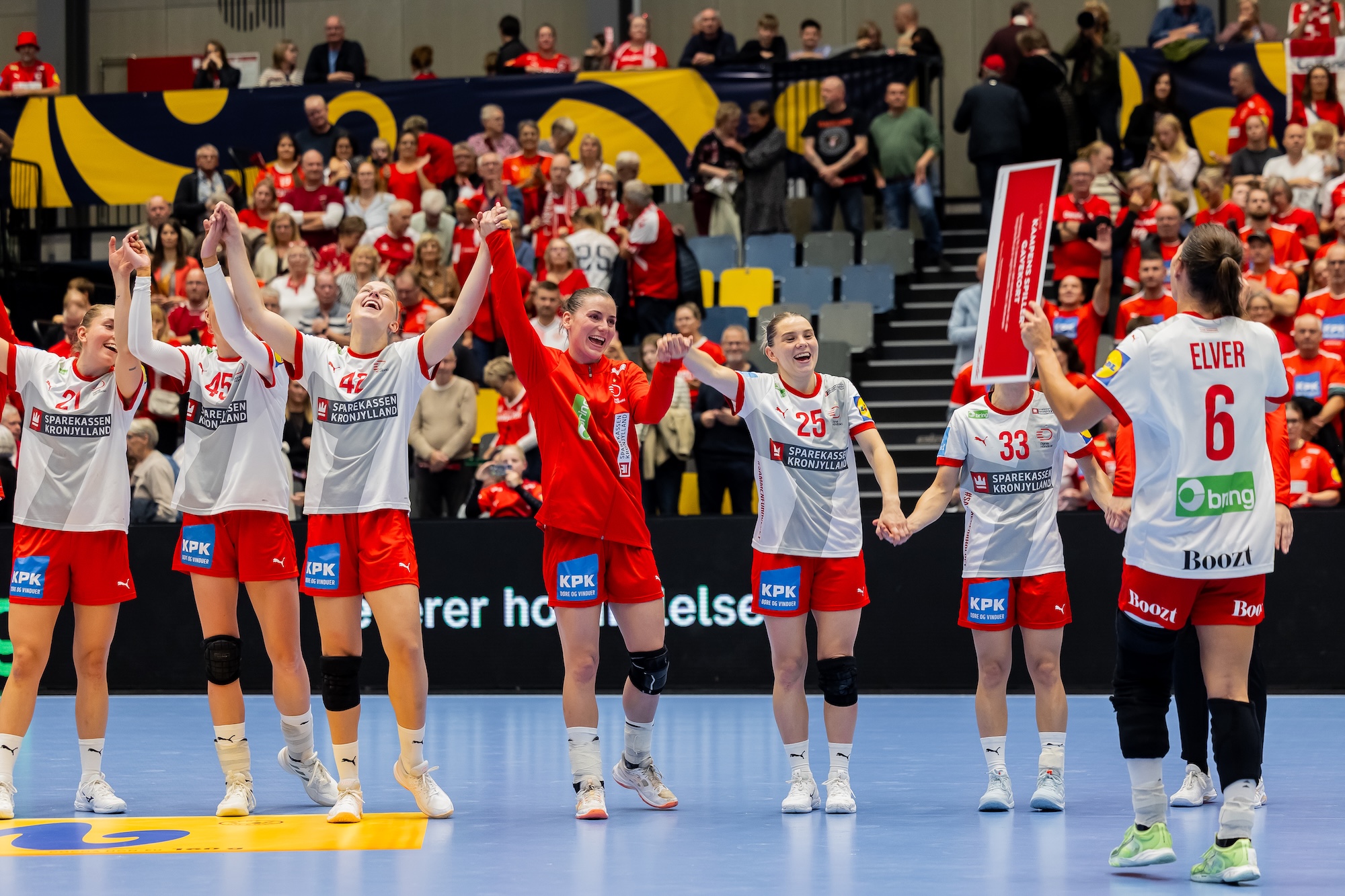 DEN CZH 15.10.2025 5466