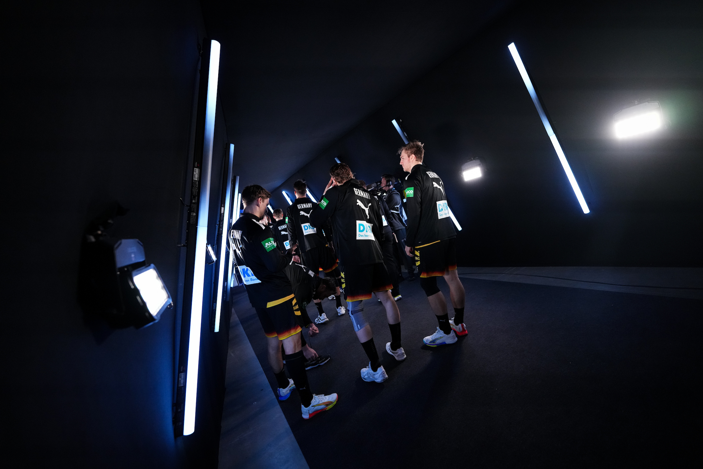 What teams in group I need to reach the final weekend