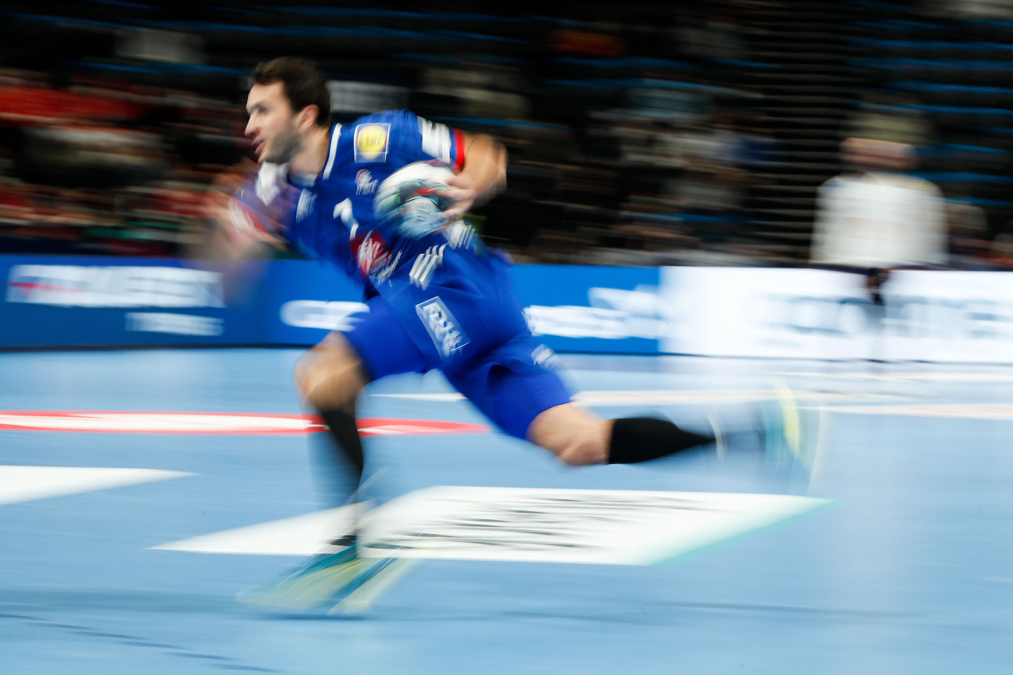 Comeback kings meet in second semi-final