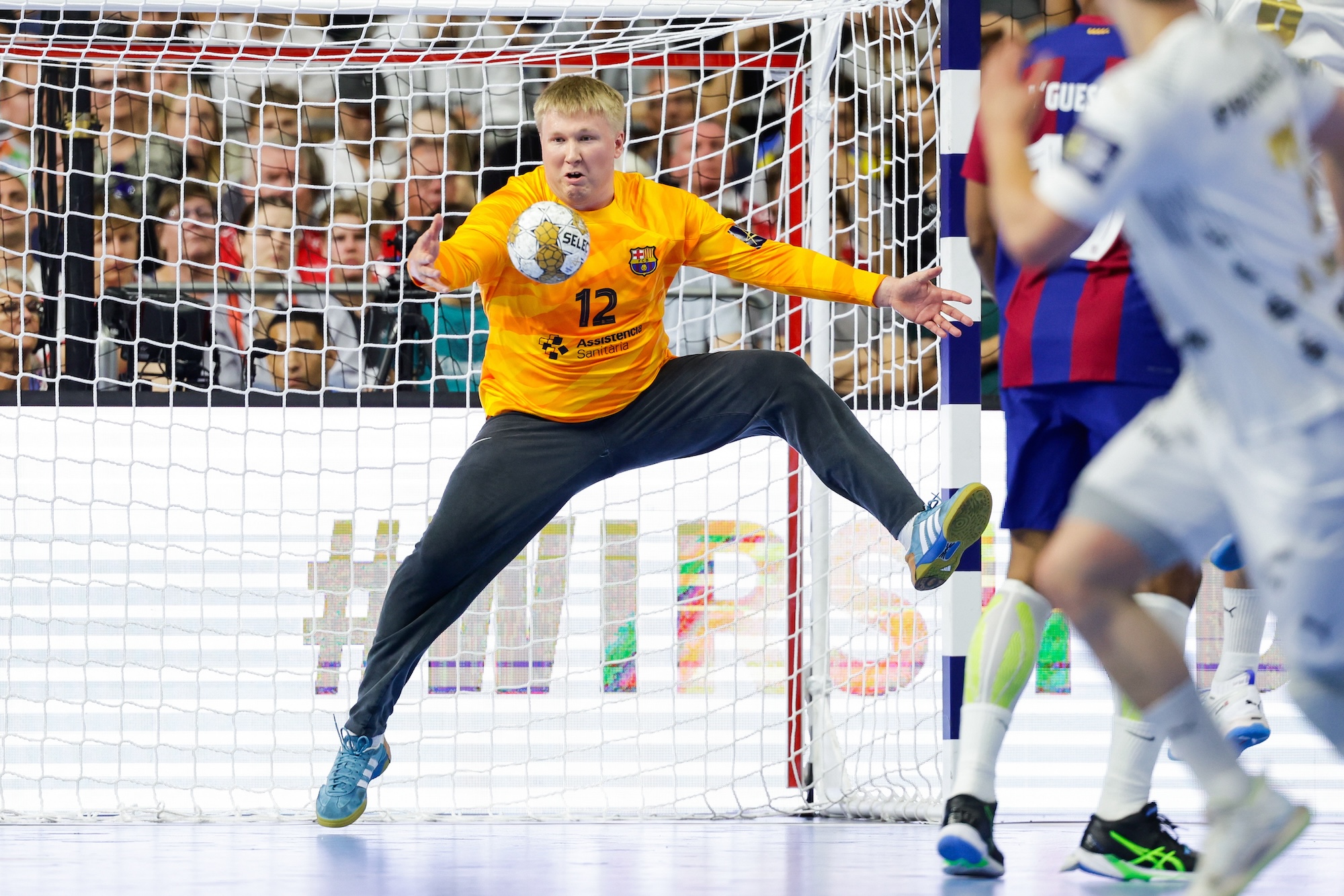 Barça cruise past Kiel for rematch of 2021 final