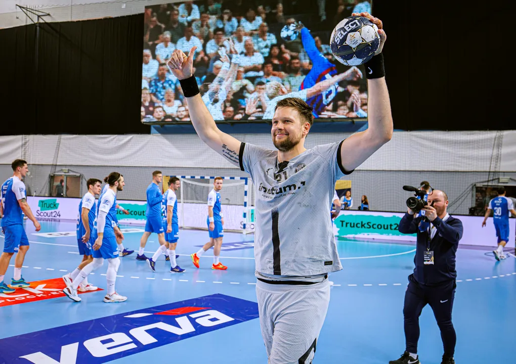 SUMMARY: PSG ease into quarter-finals; Dinamo win MOTW