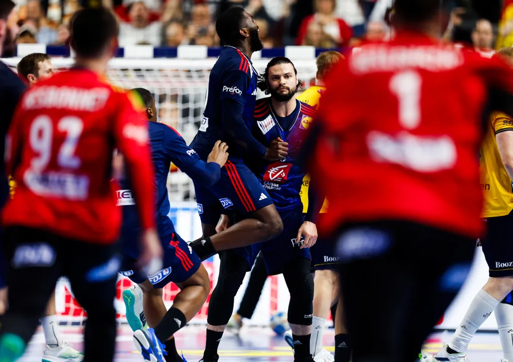 France win extra-time thriller to end 10-year final wait