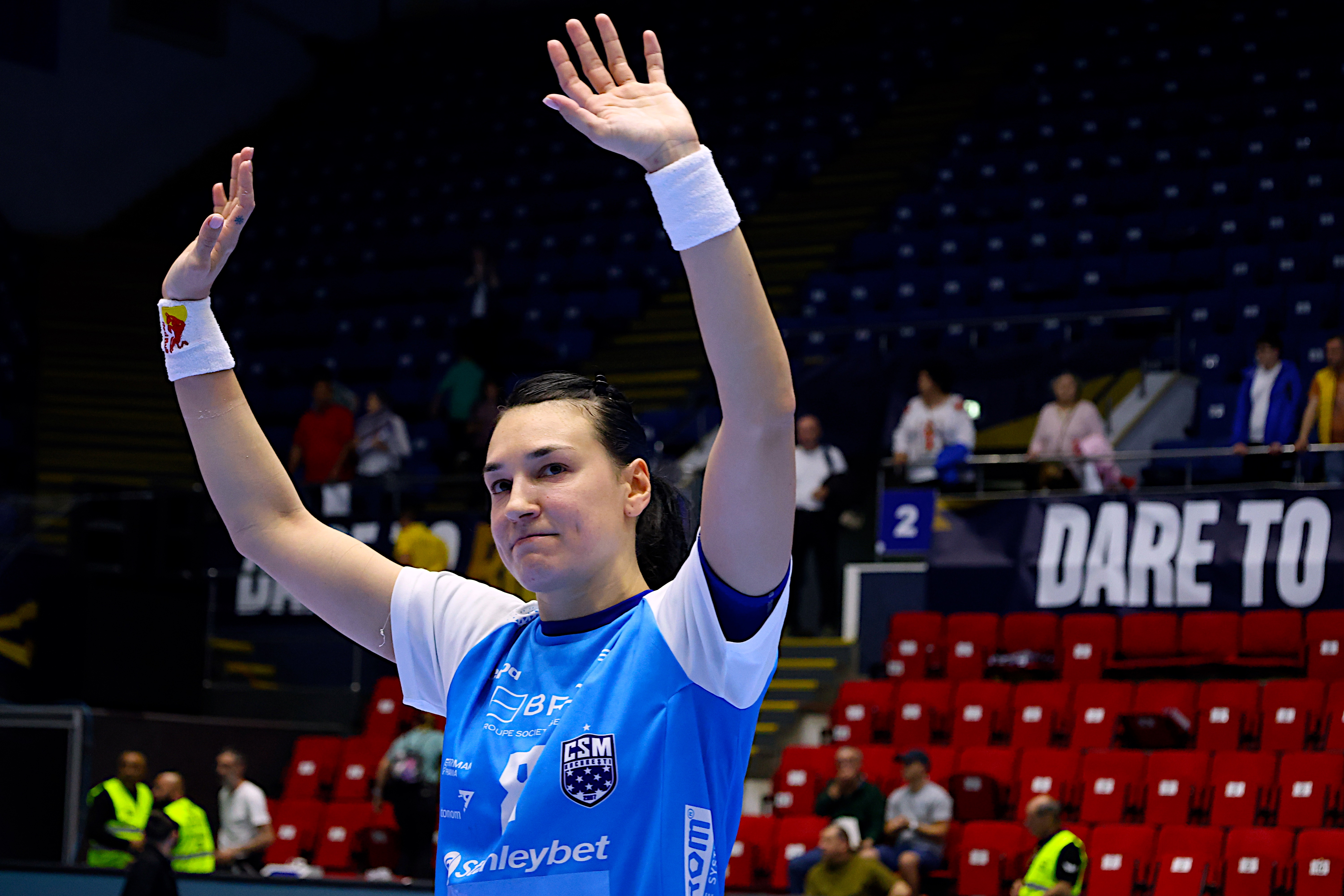 Neagu’s last dance ends in teary farewell