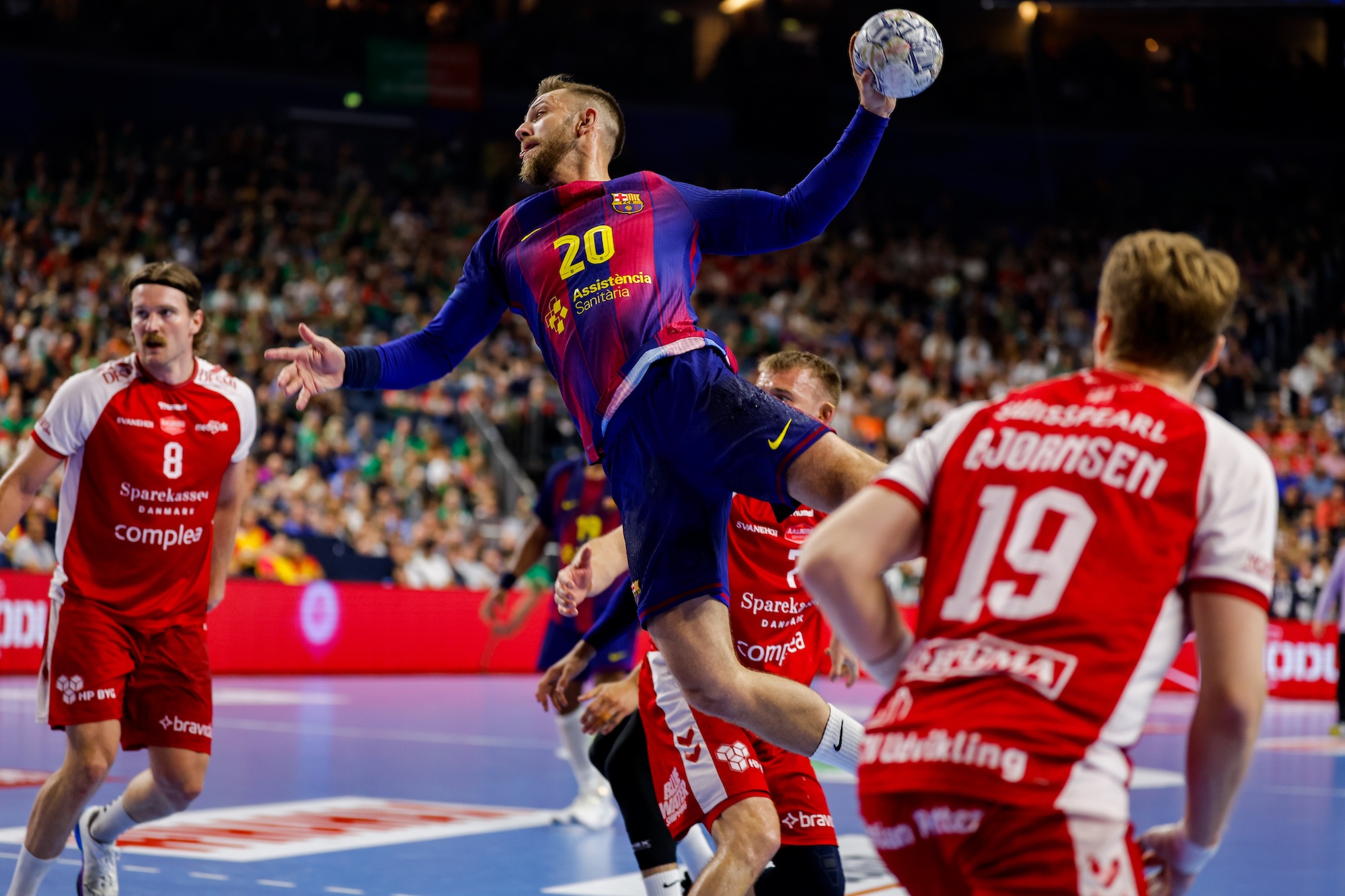 Barça hunt 12th trophy; Berlin for their first