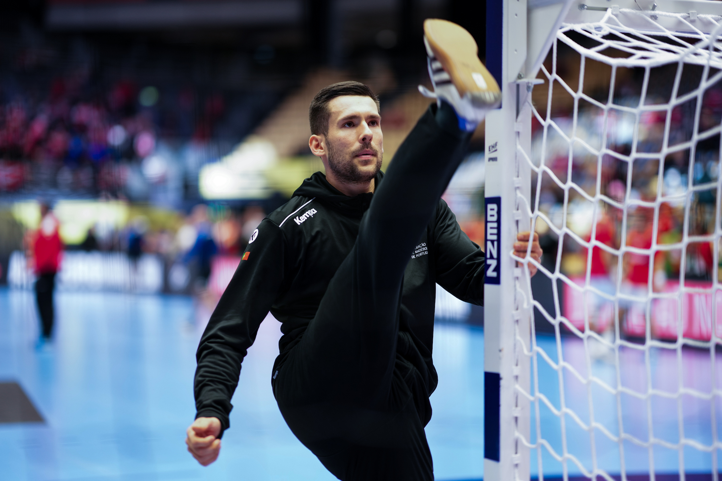 Live blog: Portugal and Norway throw off key main round clash