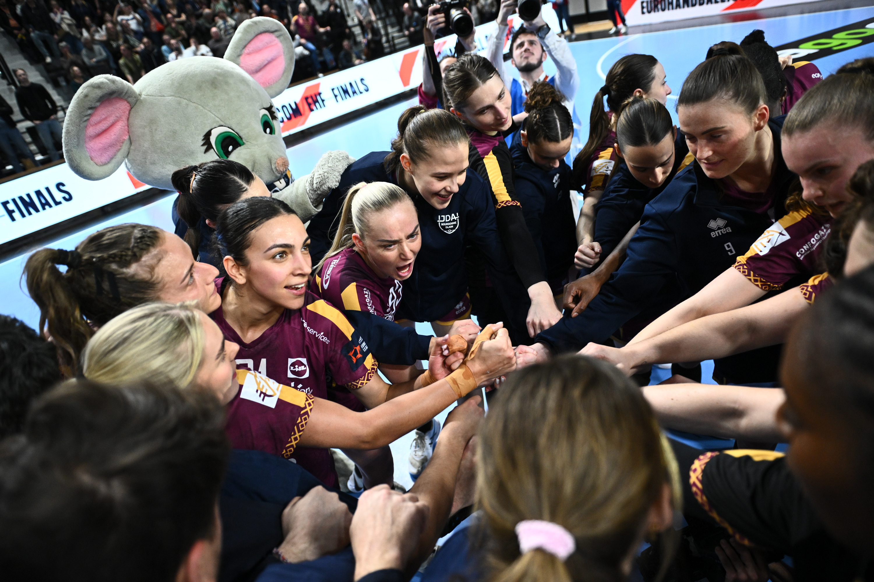 Dijon surprise visiting Flames, but Blomberg-Lippe win away