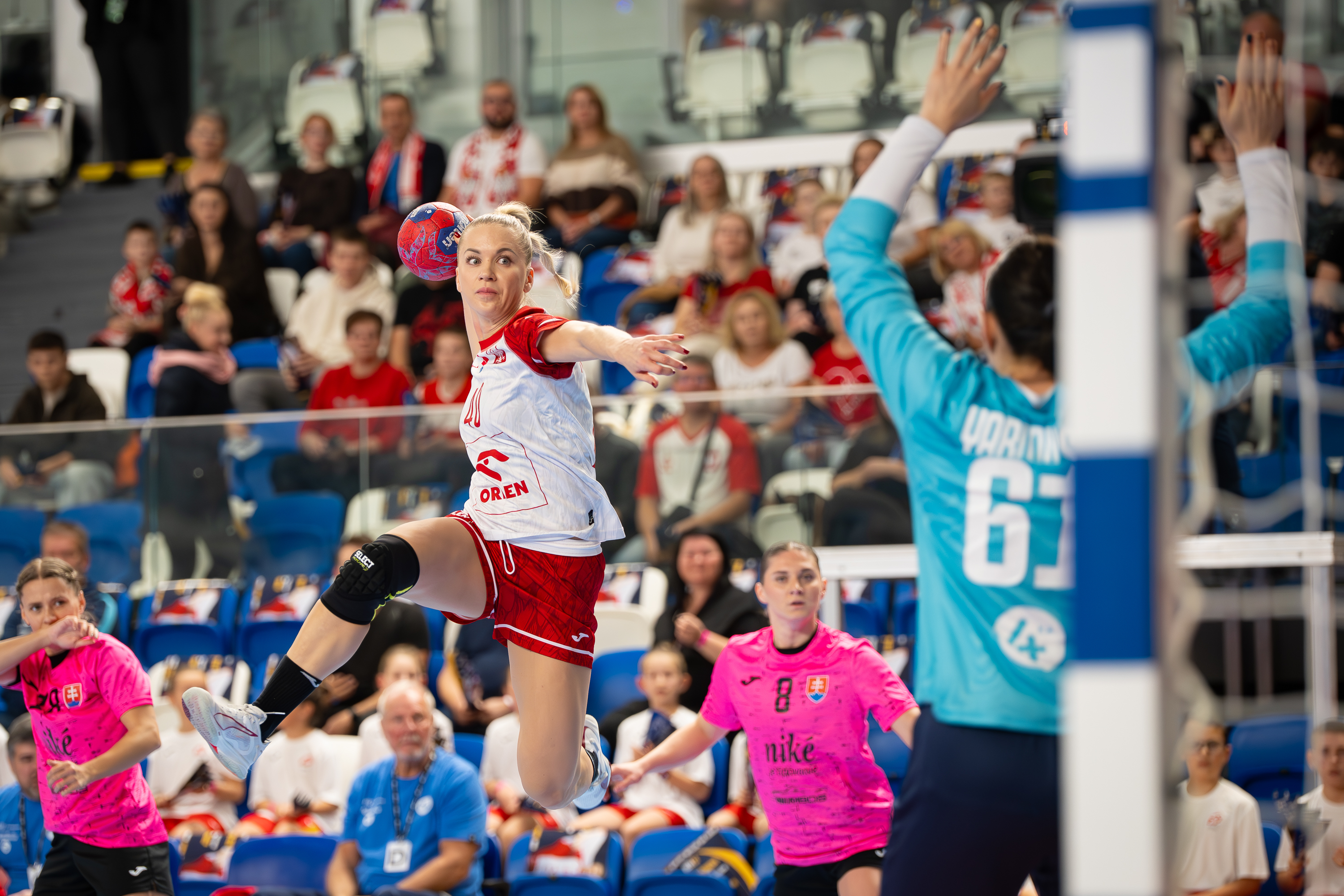Poland and Hungary get first EHF EURO Cup points with clear wins