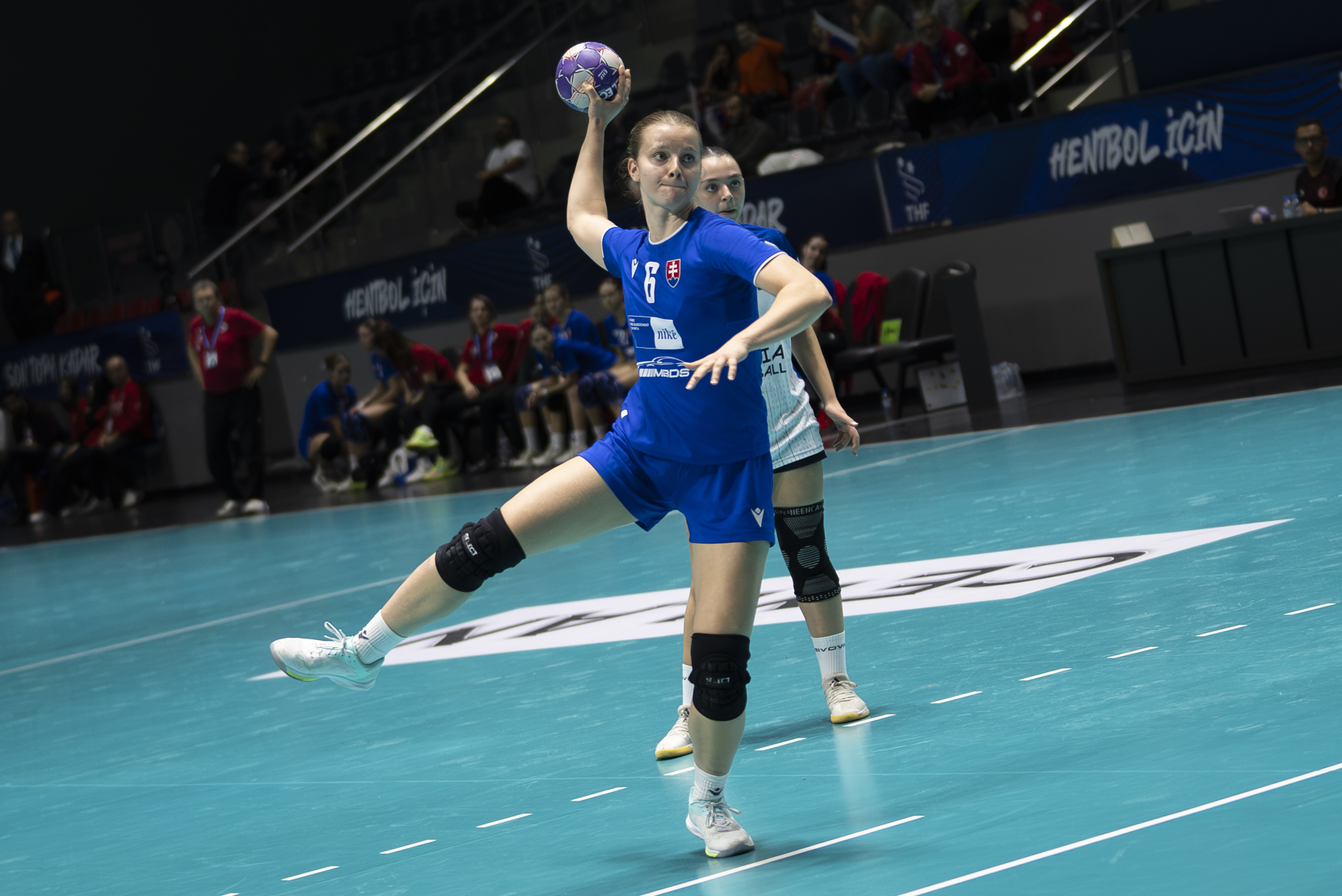 Biggest W17 EHF EURO ready for throw-off