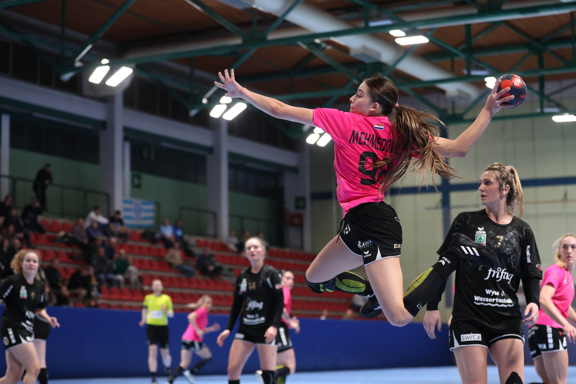 Zagreb advance to the group stage; drama in Malaga and Dortmund