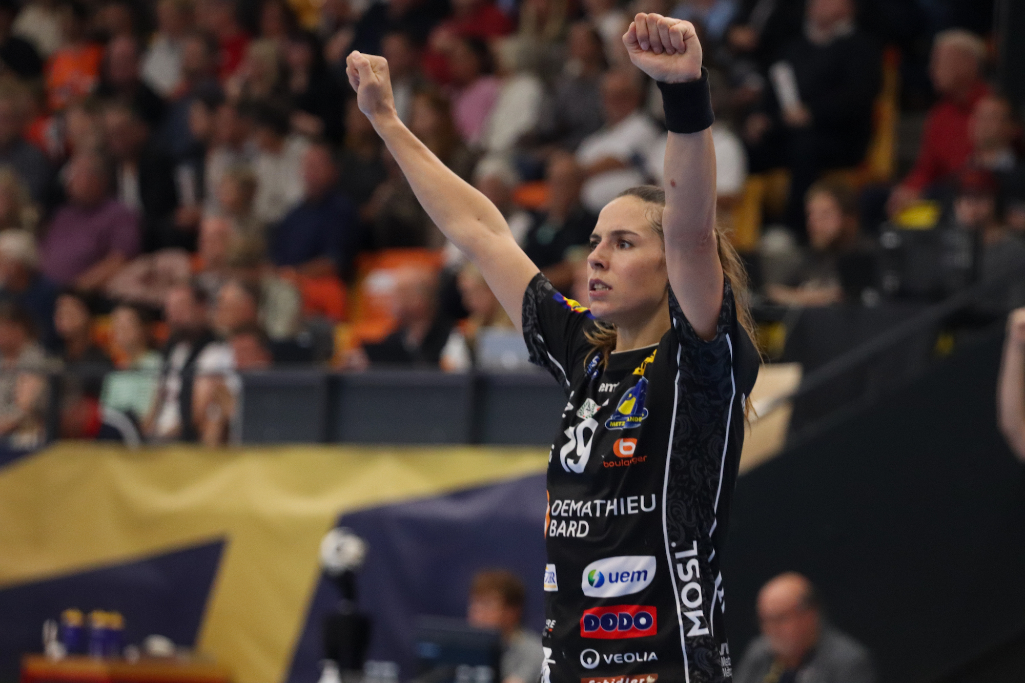 SUMMARY: Metz win MOTW; title holders clinch first points