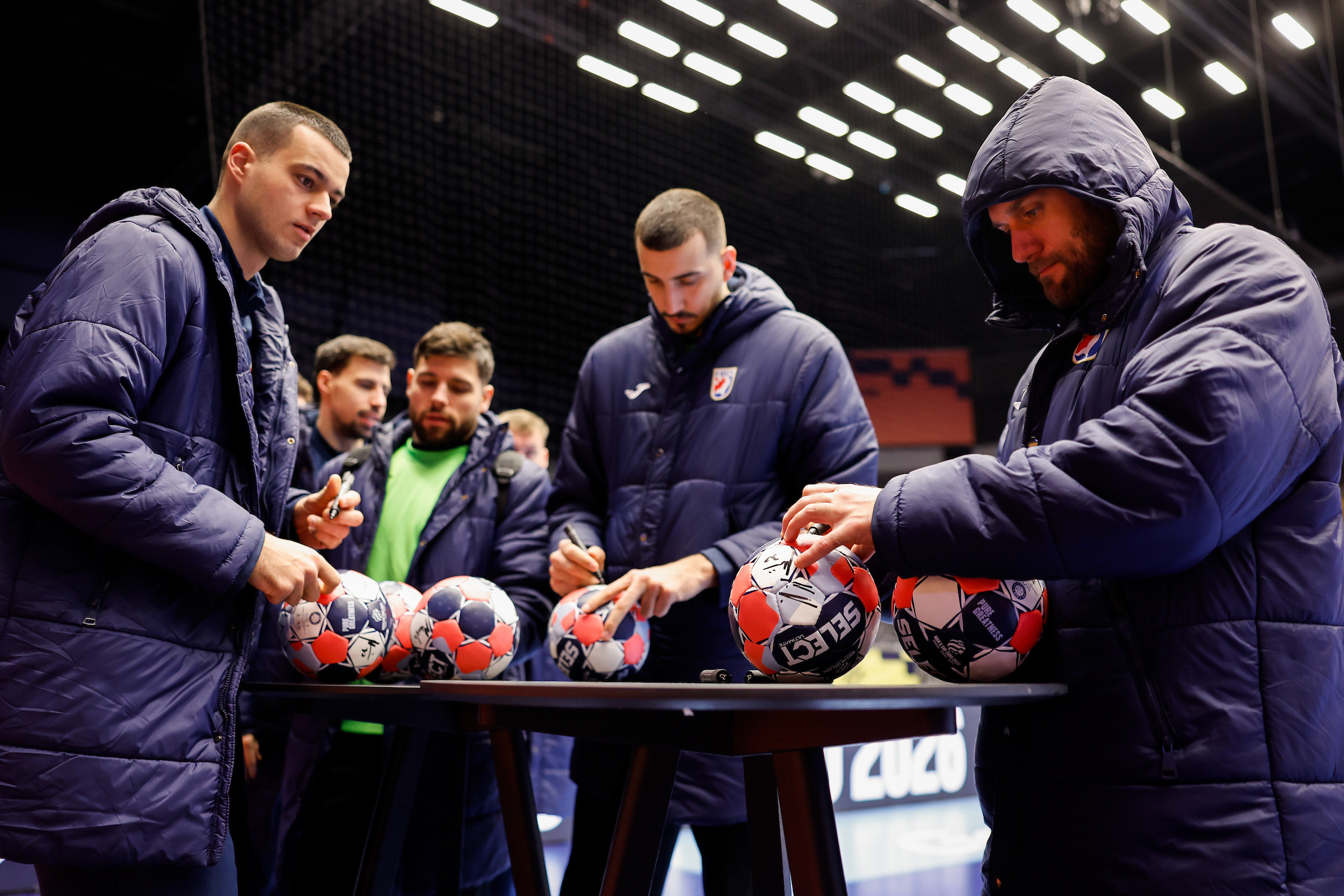 Live blog: Build-up for Sunday's finale begins