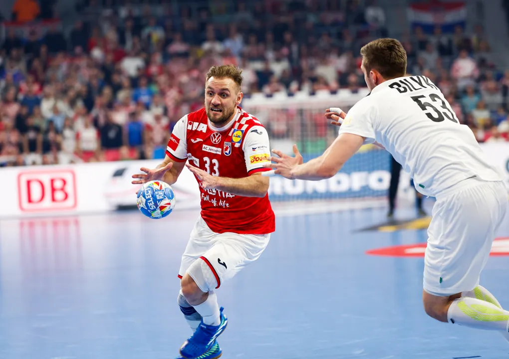 Austria clinch draw with Croatia to leave group B open