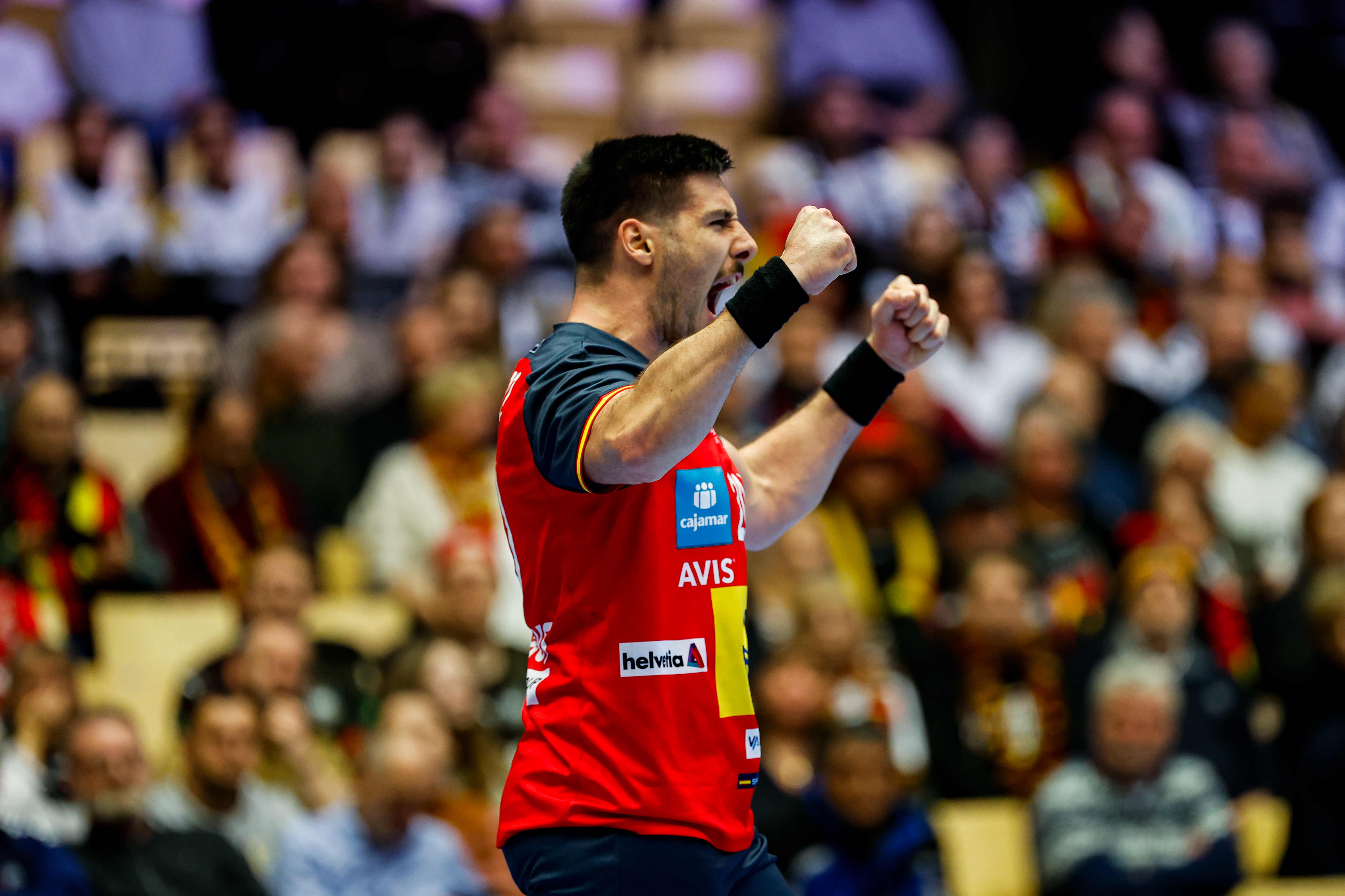 Spain win slow-paced thriller in Herning