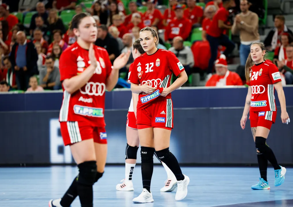 Pressure on Hungary as main round begins