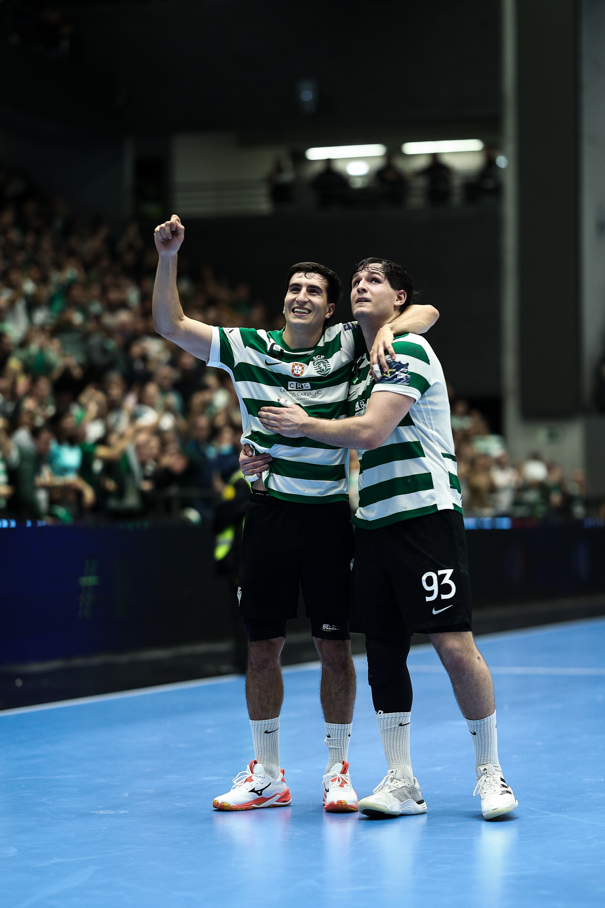 Magdeburg drop their first point, Sporting stun Aalborg in MOTW